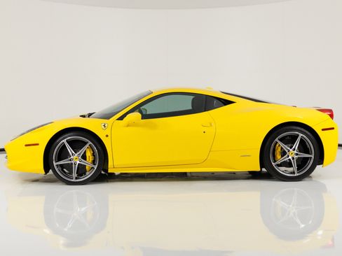 Used 2011 Ferrari 458 Italia Coupe RWD image 6