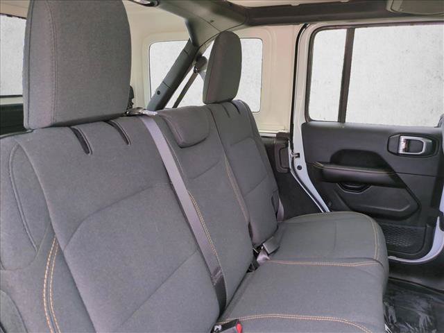 Used 2026 Jeep Wrangler Unlimited Sahara AWD/4WD image 18