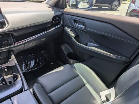 Certified 2023 Nissan Rogue SL w/ SL Premium Package FWD image 19