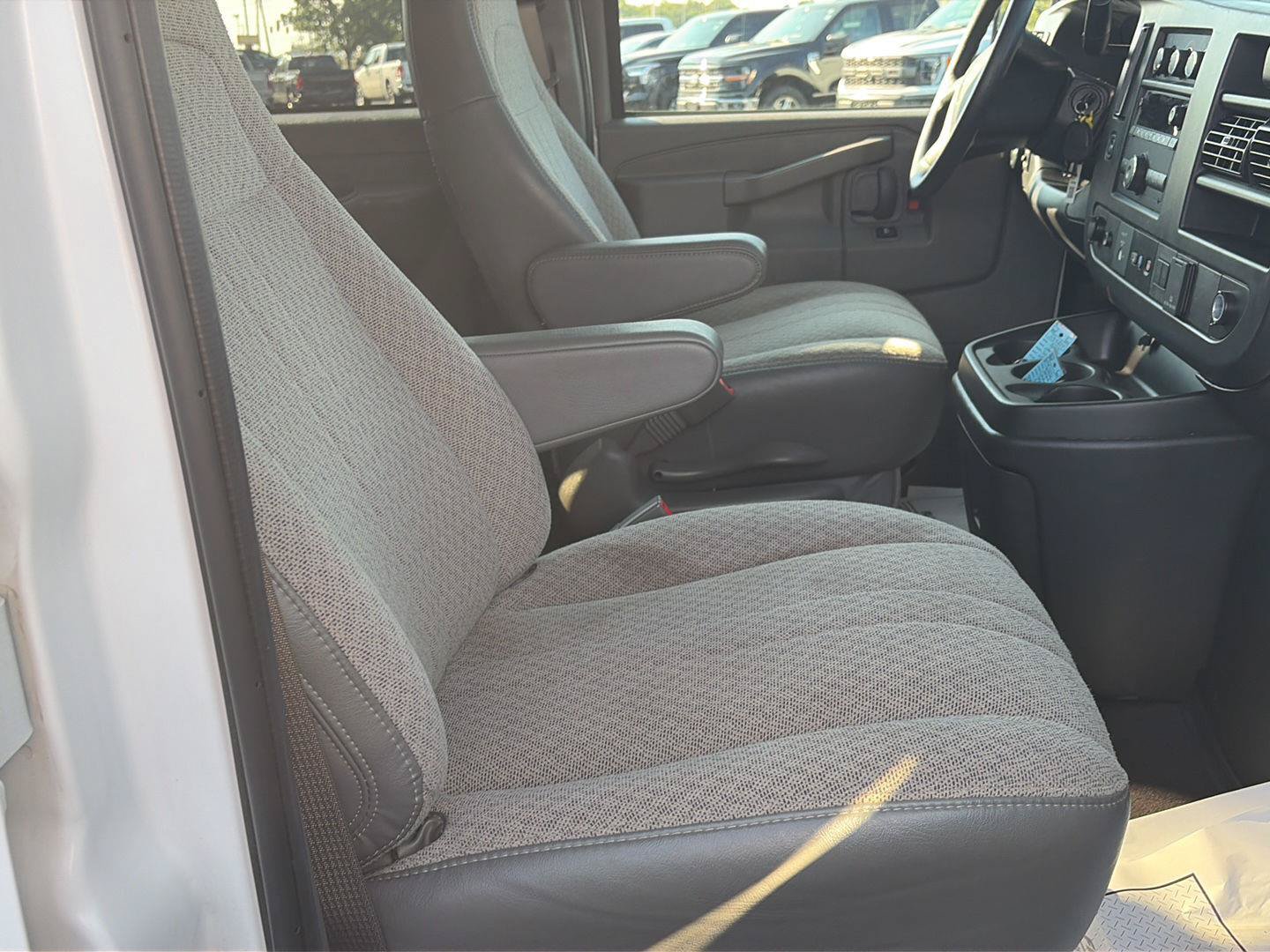 Used 2025 Chevrolet Express 3500 LT w/ LT Preferred Equipment Group RWD image 21