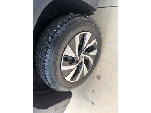 New 2025 Volkswagen Tiguan S image 13