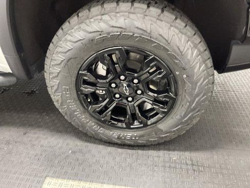 Used 2025 Chevrolet Silverado 1500 ZR2 w/ Technology Package AWD/4WD image 21