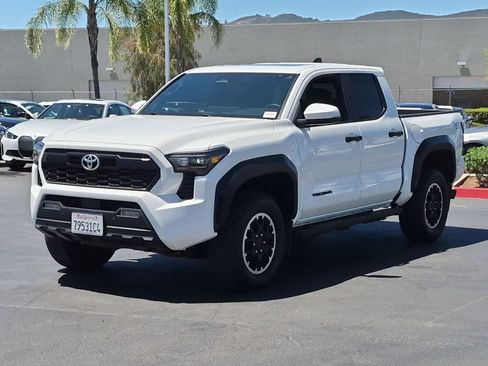 Used 2024 Toyota Tacoma TRD Off-Road w/ TRD Off Road Upgrade Package AWD/4WD image 5