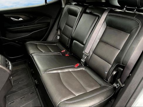 Used 2023 GMC Terrain SLT w/ Tech Package image 14