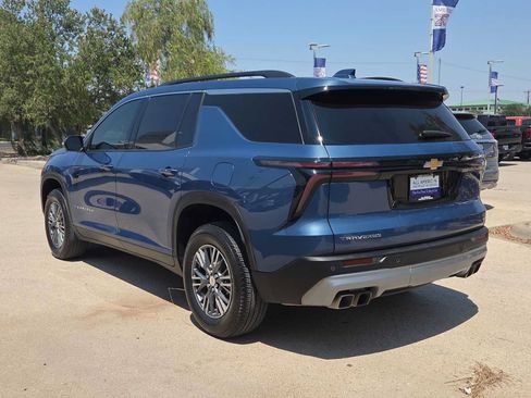 Used 2024 Chevrolet Traverse LT FWD image 6