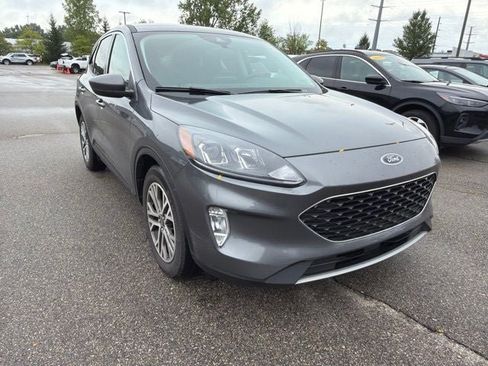 Used 2022 Ford Escape SEL w/ Technology Package FWD image 2