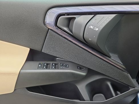 Certified 2025 BMW X3 xDrive30i w/ Convenience Package image 13