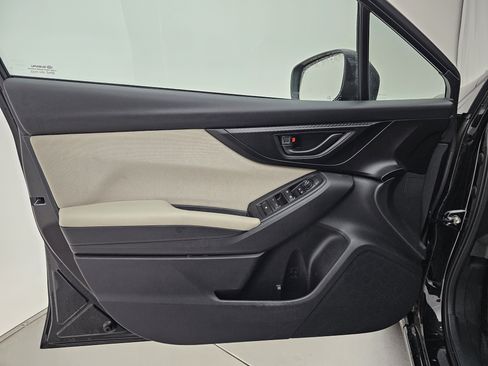 Used 2017 Subaru Impreza 2.0i Premium image 10