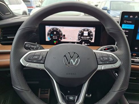 New 2026 Volkswagen Tiguan SEL R-Line image 10