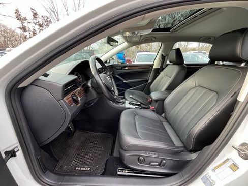Certified 2020 Volkswagen Passat 2.0T SEL image 26