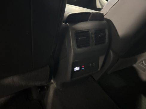 Used 2023 Nissan Rogue SL w/ SL Premium Package image 14