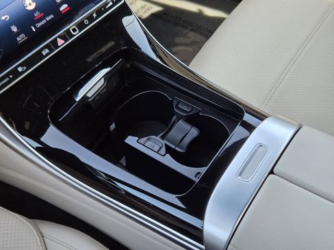 Used 2024 Mercedes-Benz C 300 Sedan image 20