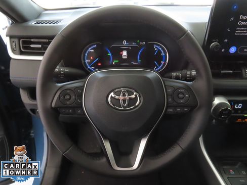 Used 2025 Toyota RAV4 XSE image 17
