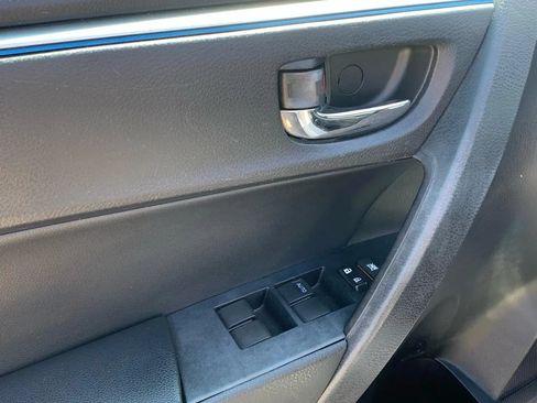 Used 2014 Toyota Corolla S FWD image 18