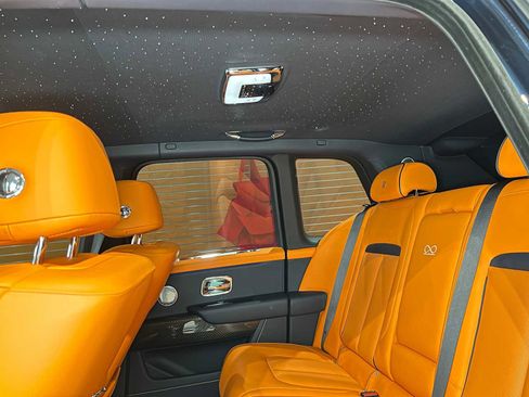 Used 2025 Rolls-Royce Cullinan Black Badge w/ Leather Finishing Pack image 24