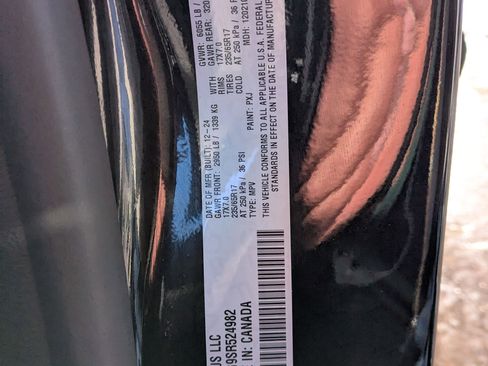 Used 2025 Chrysler Pacifica Select image 37