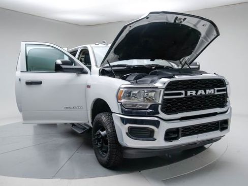 Used 2020 RAM 3500 Tradesman w/ Chrome Appearance Group AWD/4WD image 15