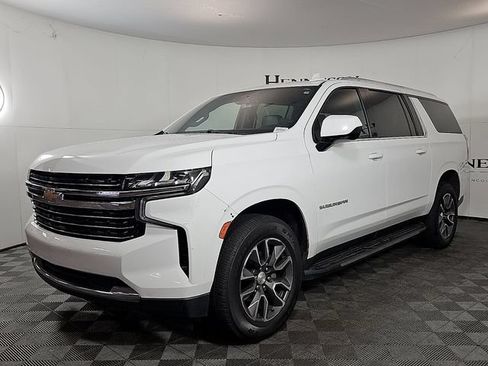 Used 2021 Chevrolet Suburban LT RWD image 2
