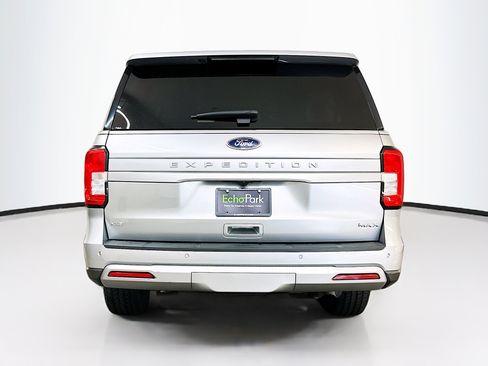 Used 2024 Ford Expedition Max XLT image 7