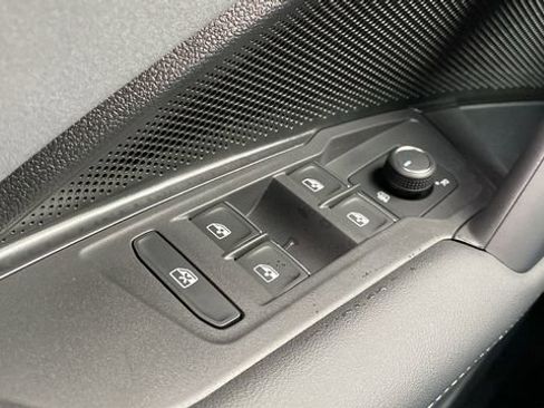 New 2026 Volkswagen Tiguan SE R-Line AWD/4WD image 16