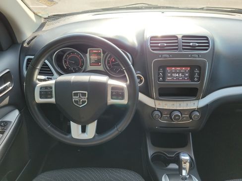 Used 2020 Dodge Journey SE w/ SE Popular Equipment Group FWD image 18