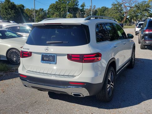 Certified 2025 Mercedes-Benz GLB 250 image 4