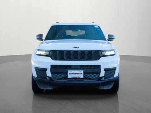 Used 2023 Jeep Grand Cherokee L Altitude image 2