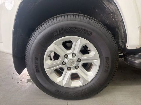 Used 2014 Toyota 4Runner SR5 image 14