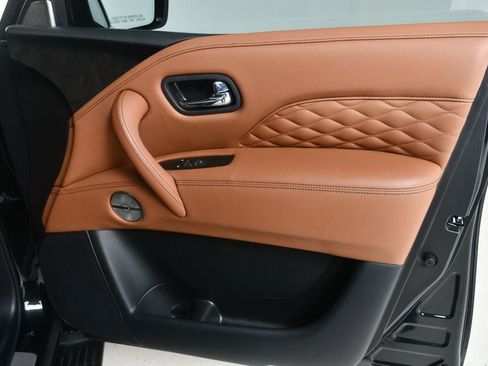 Used 2024 INFINITI QX80 Sensory w/ Cargo Package image 19