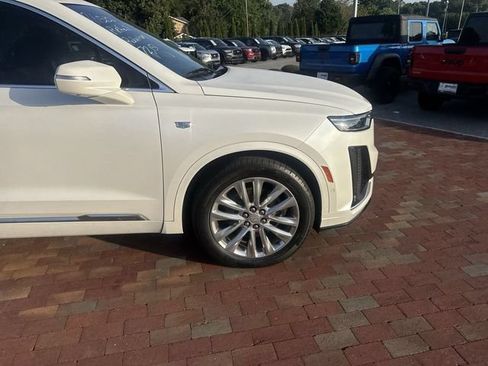 Used 2020 Cadillac XT6 Premium Luxury FWD image 17