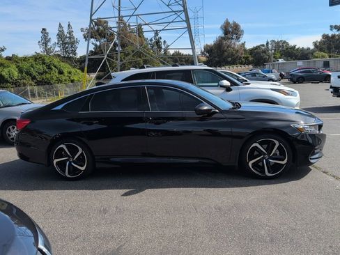 Used 2018 Honda Accord Sport image 2