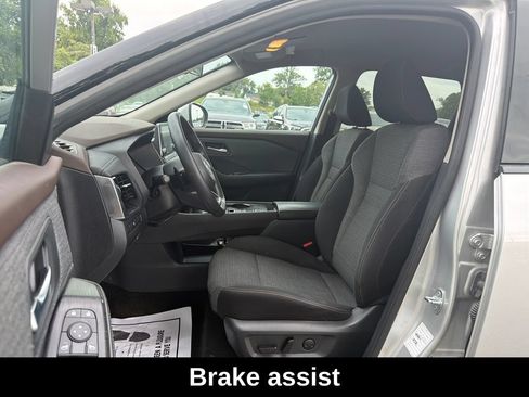 Used 2021 Nissan Rogue SV FWD image 11