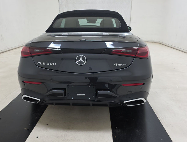 Used 2026 Mercedes-Benz CLE 300 4MATIC Cabriolet w/ Driver Assistance Package image 13