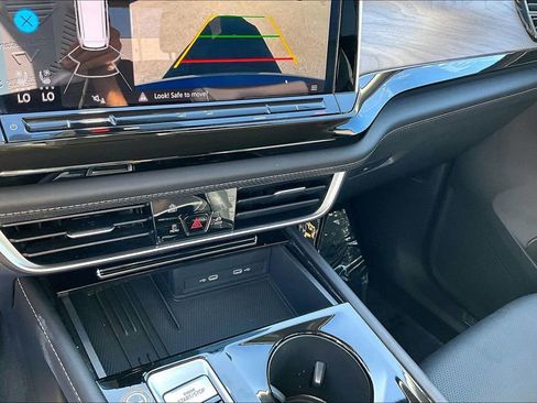 Certified 2025 Volkswagen Atlas SE AWD/4WD image 16