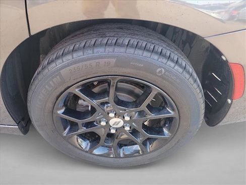 Used 2018 Dodge Charger GT image 12