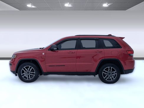 Used 2020 Jeep Grand Cherokee Trailhawk image 2