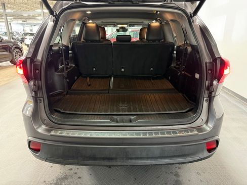 Used 2018 Toyota Highlander XLE w/ Protection Package #3 image 22
