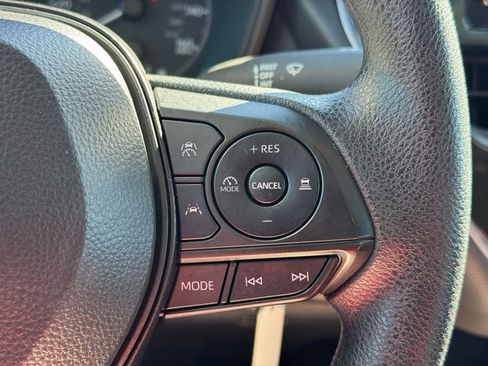 Used 2024 Toyota Corolla LE image 31