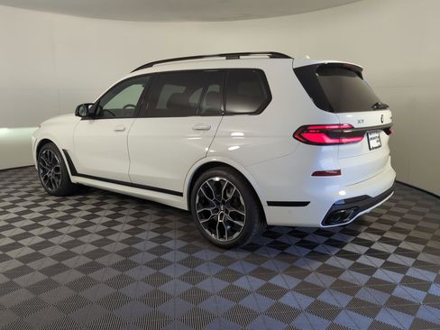 New 2026 BMW X7 M60i image 3
