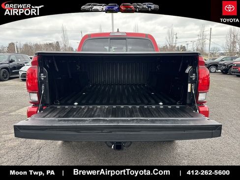 Certified 2022 Toyota Tacoma SR image 4