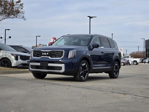 New 2025 Kia Telluride S image 2