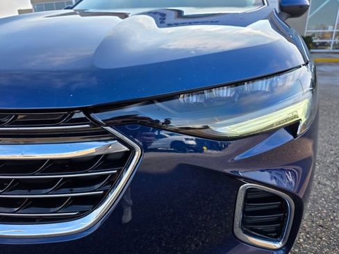 Used 2023 Buick Envision Essence image 3