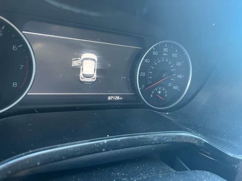 Used 2023 Kia Seltos SX w/ SX Sunroof Package image 3