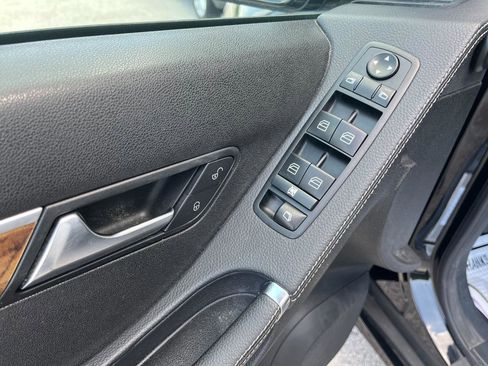 Used 2011 Mercedes-Benz R 350 BlueTEC 4MATIC image 21