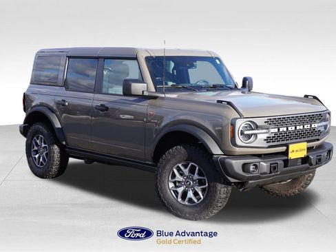Certified 2025 Ford Bronco Badlands image 1