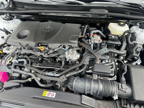 Used 2025 Toyota Camry SE image 32
