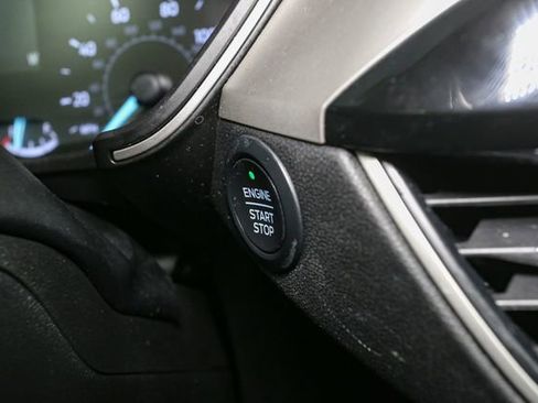 Used 2020 Ford Escape SE image 26