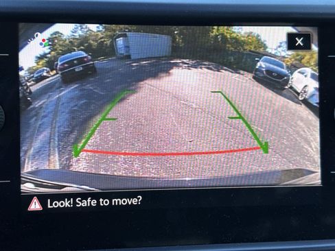 Used 2022 Volkswagen Taos SE w/ Panoramic Sunroof Package image 25