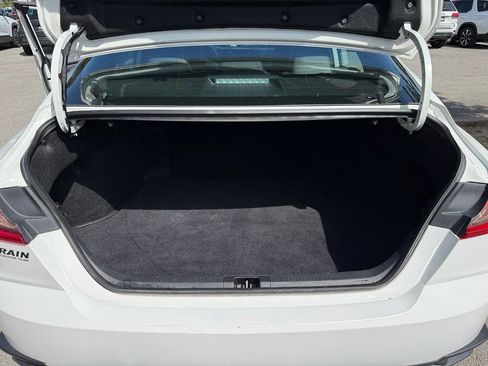 Used 2025 Toyota Camry SE FWD image 32