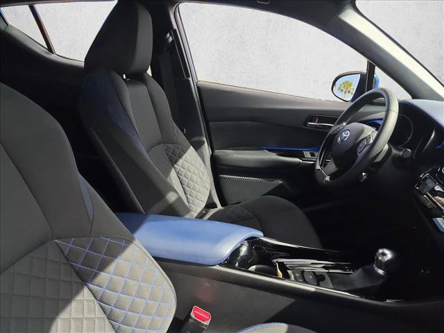 Used 2020 Toyota C-HR XLE FWD image 19